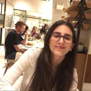 Meet your Posher, Maria antonia